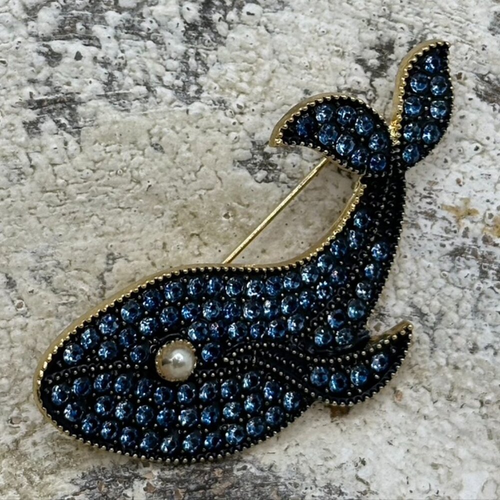 NEW (NWOT) - Brooch -Blue Rhinestone Whale